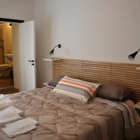 לינה וארוחת בוקר Casa Cristallo מטרה