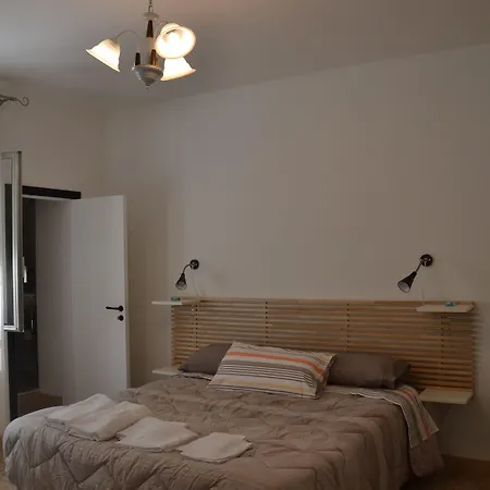 Casa Cristallo לינה וארוחת בוקר מטרה