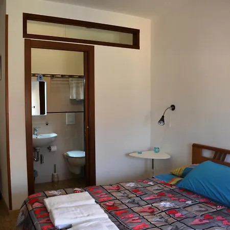 לינה וארוחת בוקר Casa Cristallo 3*